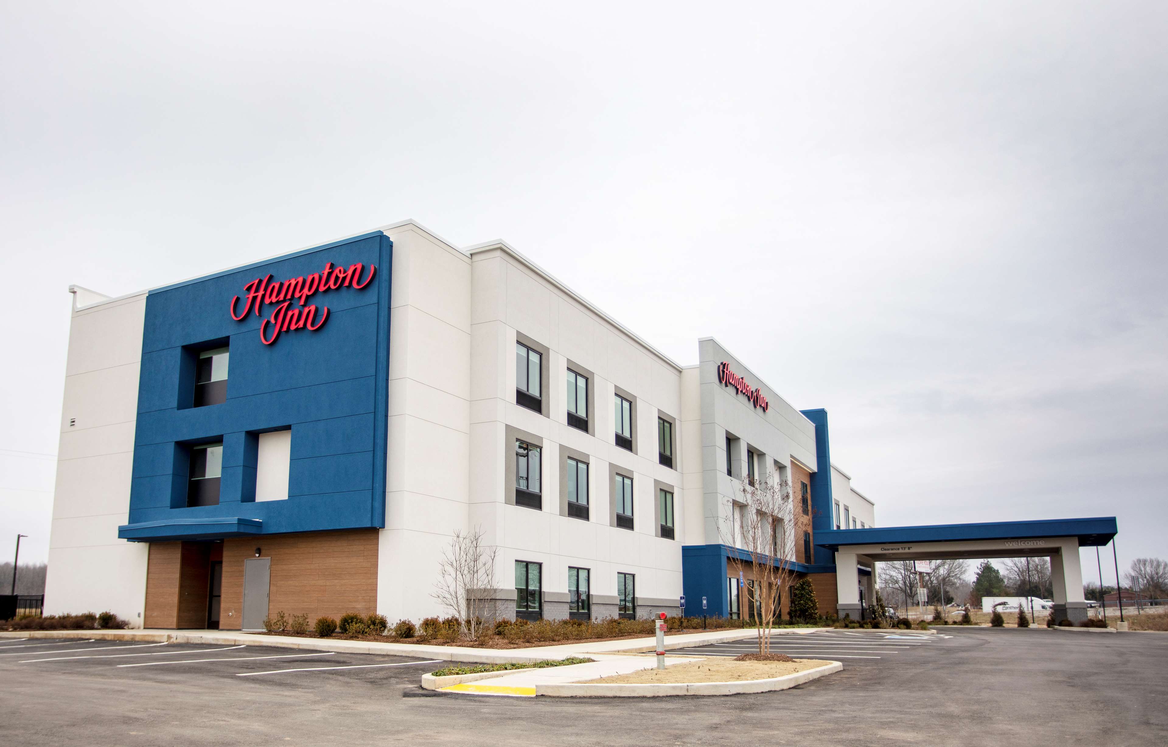 Hampton Inn by Hilton Lexington, TN - Tap to explore photos