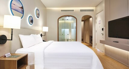 Mercure Vung Tau Room Type - Superior room, Hillside (Across street to access hotel facilities) - 1 King bed