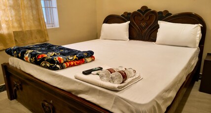 KATHIRESAN RESIDENCY Room Type - Double Bed AC