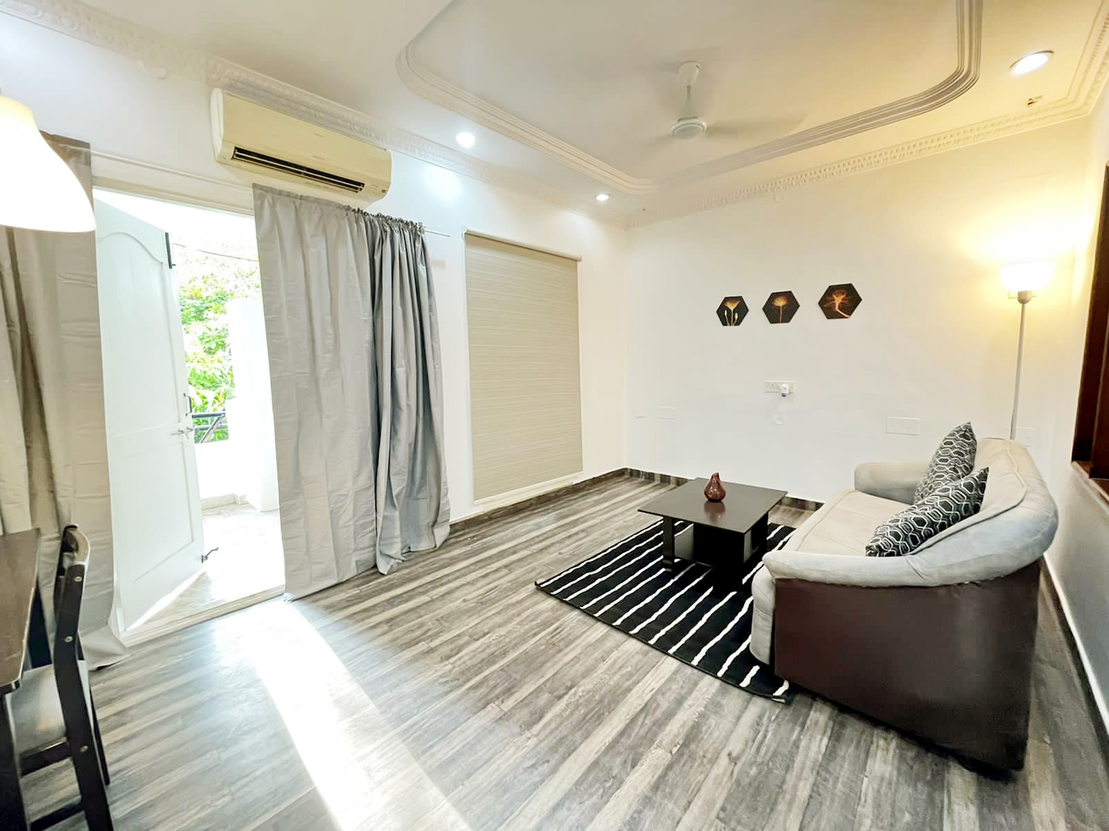 BedChambers Homlee Apartments @Jubilee Hills - Tap to explore photos
