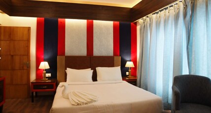 M/S Hotel Padmaling Room Type - Executive Deluxe Room