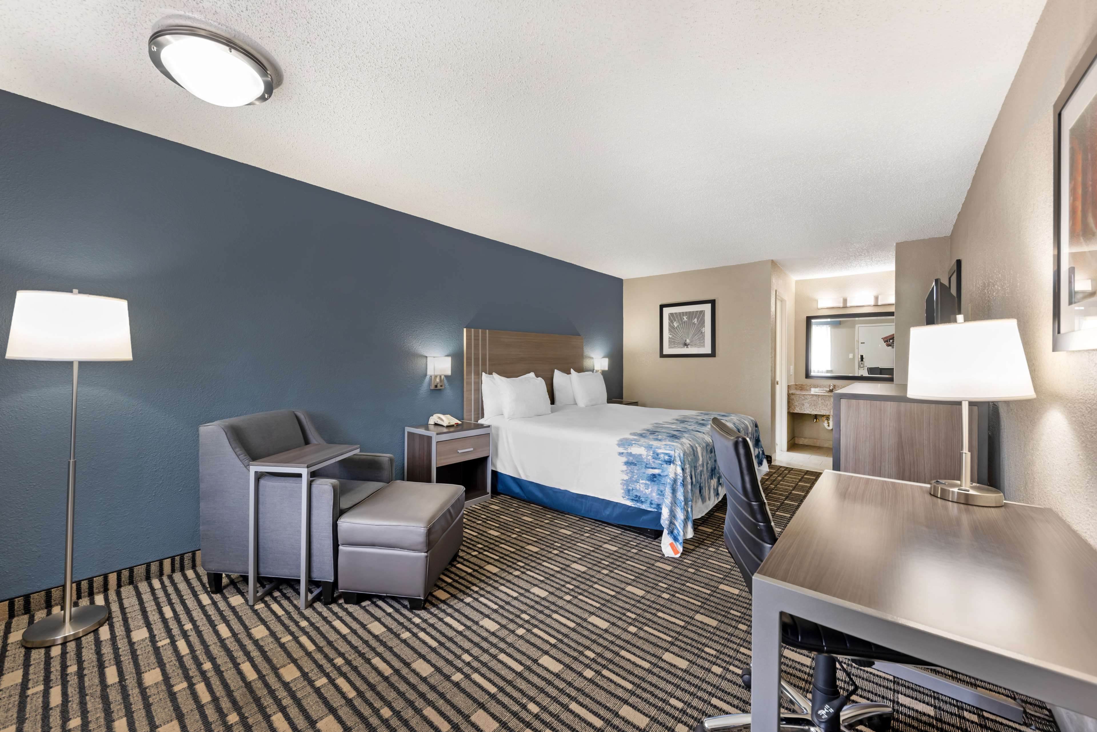 Best Western Post Oak Inn - Tap to explore photos
