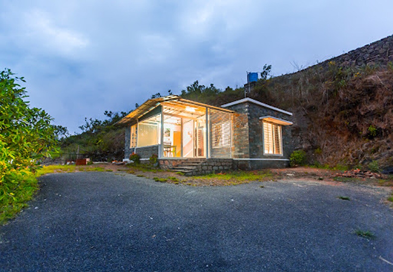 Tiyan Castle Hill View Cottage Vagamon By VOYE HOMES - Tap to explore photos