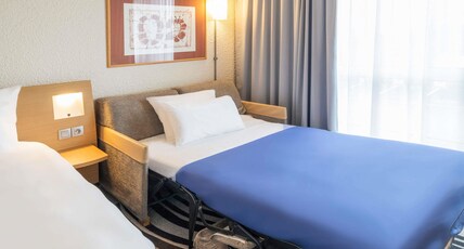 Novotel Valenciennes Room Type - Superior Room with 1 double bed and 1 single sofa bed Novotel Valenciennes Room Type - Superior Room with 1 double bed and 1 single sofa bed