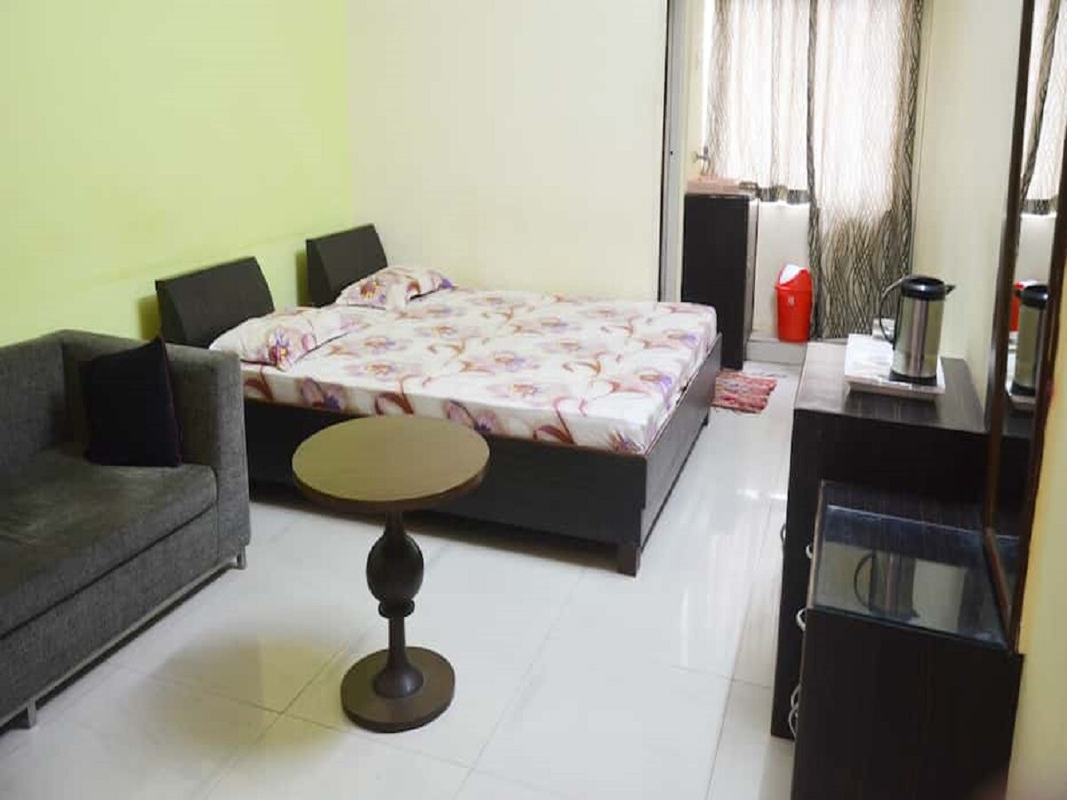 Hotel Baywatch - Tap to explore photos