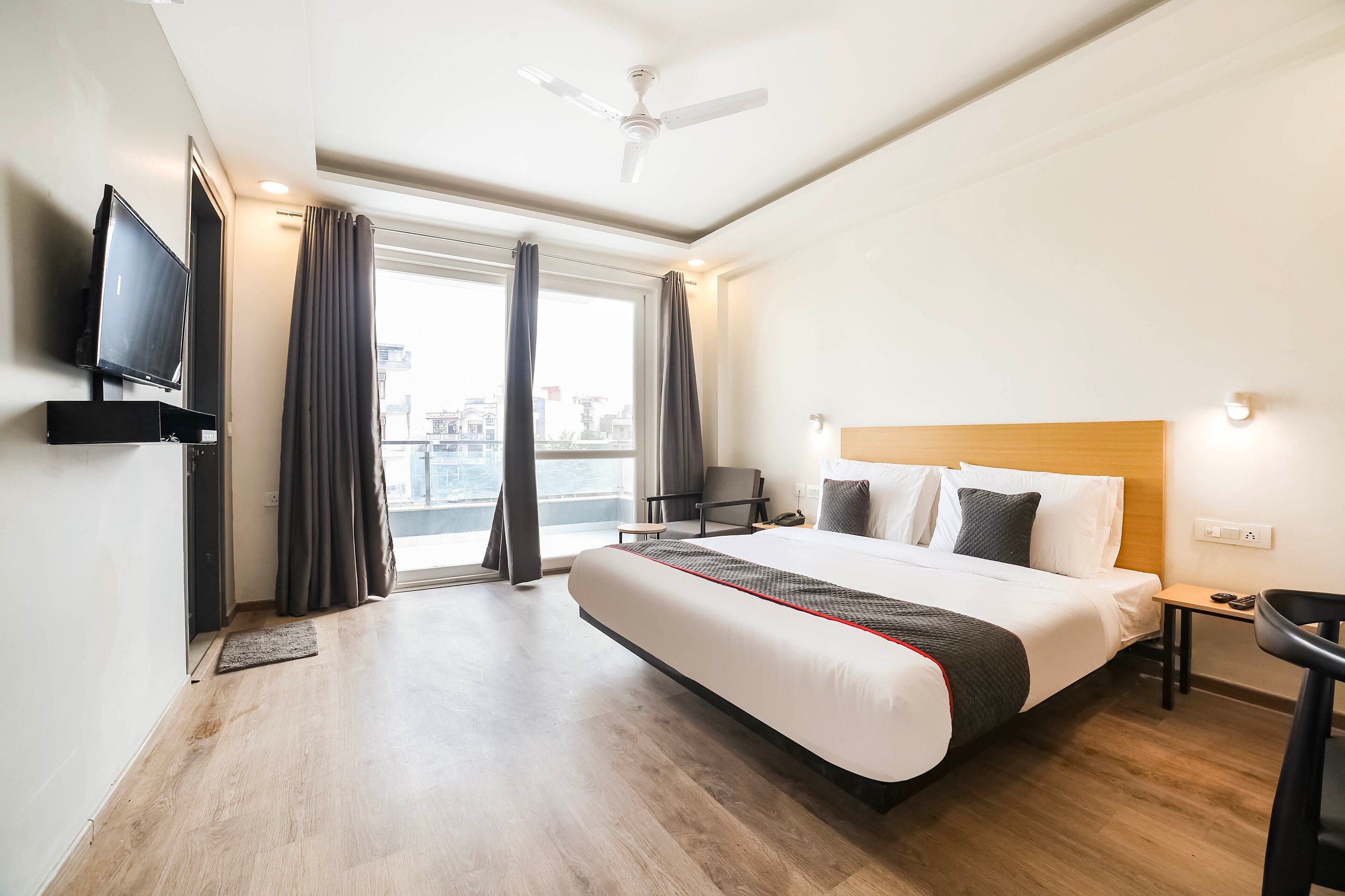 Townhouse Sector 46 Gurgaon Near Appu Ghar - Tap to explore photos