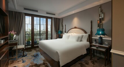 The Oriental Jade Room Type - Gem Suite Lake View