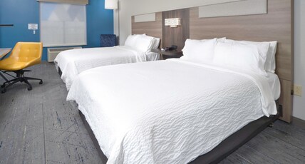 Holiday Inn Express & Suites CONWAY Room Type - 2 Queen Standard