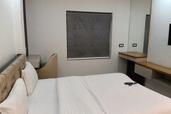 Hotel O Snow White