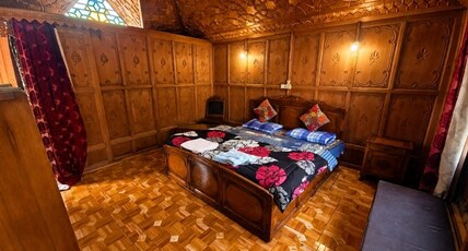 HOUSEBOAT MYLINE Room Type - Deluxe premium 