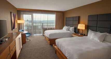 Double Tree Niagara Falls Room Type - 2 QUEEN RIVER VIEW