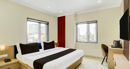 Super Townhouse Oak Banaras Central Railway Junction Formerly Sri Hari Inn Room Type - Saver Double