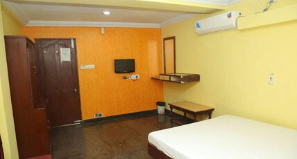Nest Budget Hotel Room Type - Couple Room