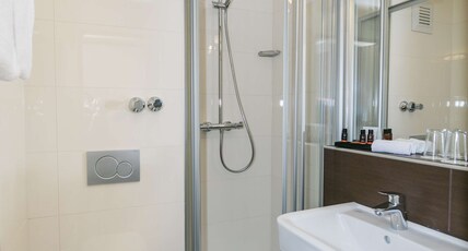 Best Western Hotel Breitbach Room Type - 2 Single Beds, Comfort Room, Work Desk, Flat Screen Television, Coffee And Tea, Rain Shower, Convert