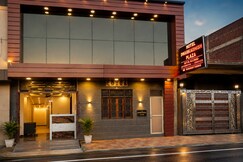 Hotel Dwarkadhish Plaza