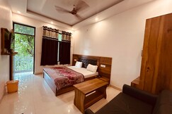 Alaknanda Motel & Restaurant