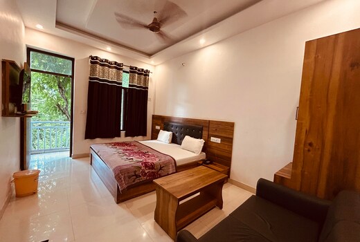 Alaknanda Motel & Restaurant