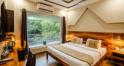 Royal Residence Near 32nd Milestone Room Type - Deluxe Room with Garden View Royal Residence Near 32nd Milestone Room Type - Deluxe Room with Garden View