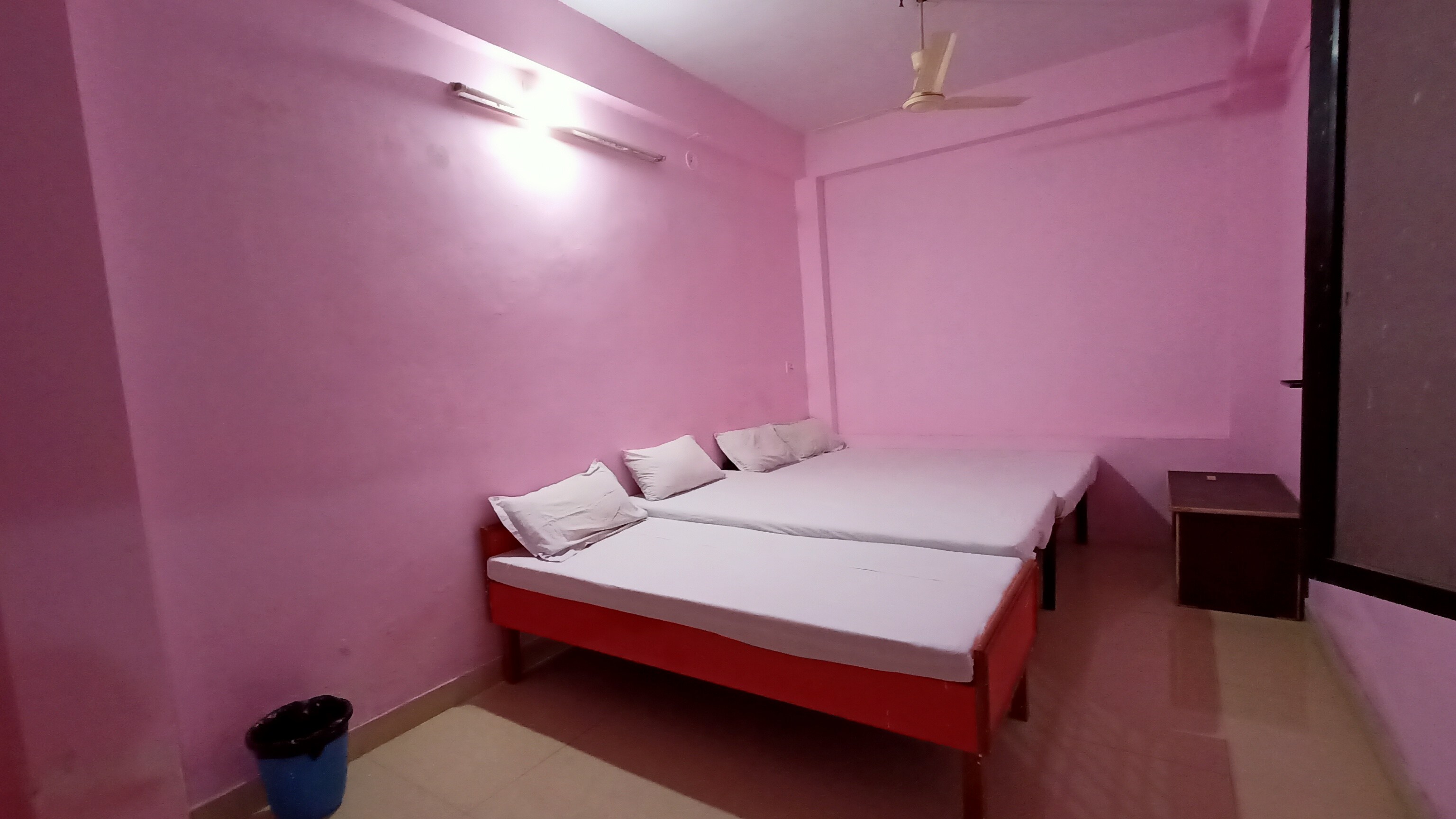 Hotel Lotus - Tap to explore photos