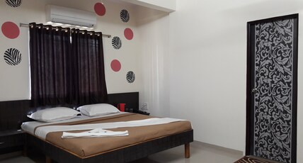 HOTEL ROYAL REGENCY Room Type - Deluxe Non AC Room