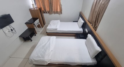 Sky Inn Hotel Room Type - Deluxe King Bed Room
