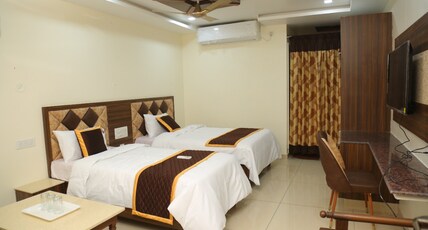 MV Elite Inn Room Type - Deluxe Room