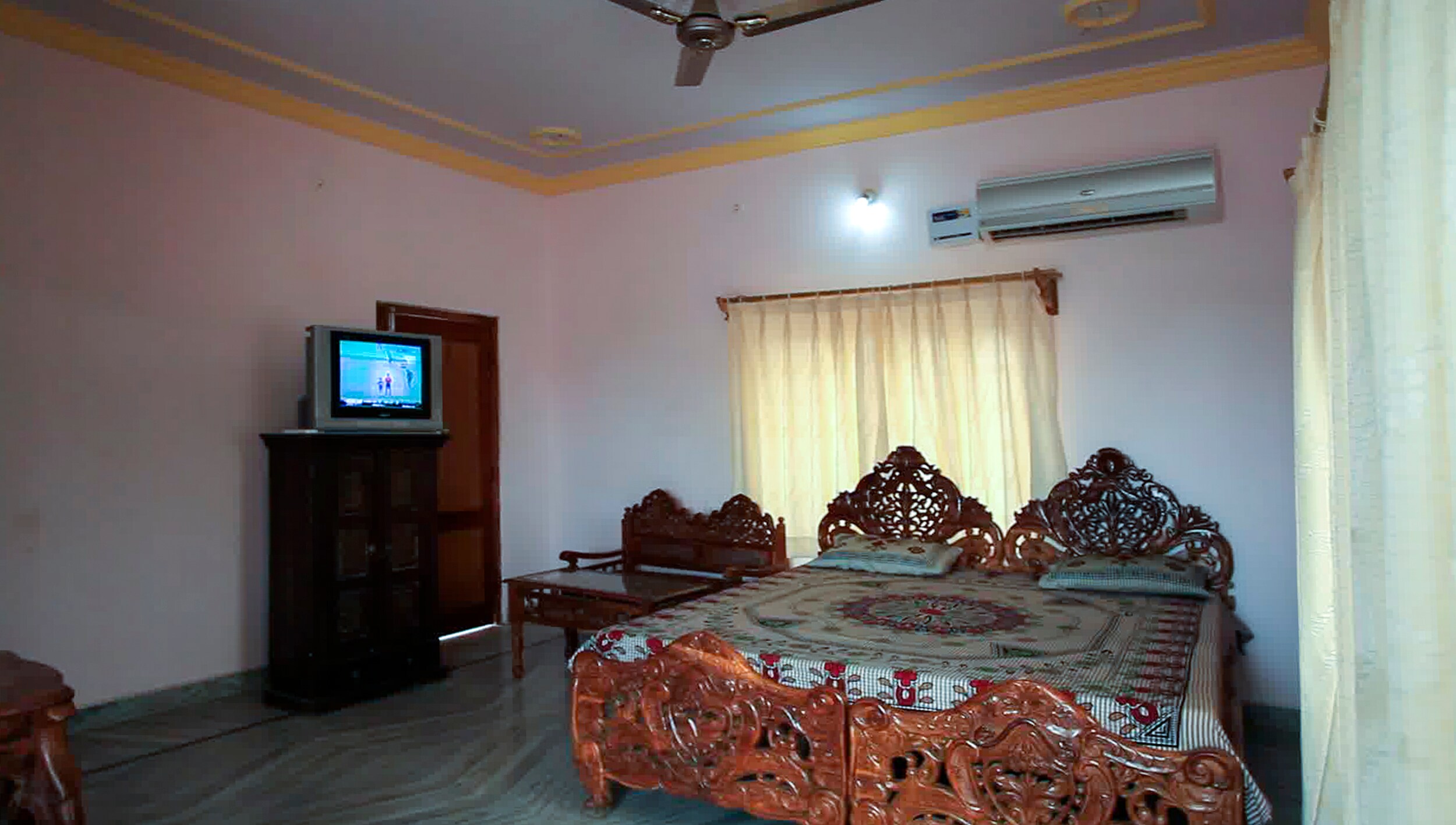Main gallery