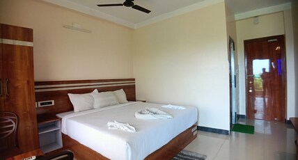 Blue Stone Hotel and Restaurant Room Type - Deluxe Room