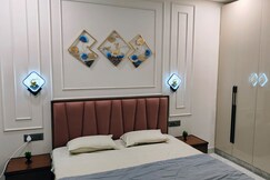 Travellers Habitat 1BHK with Balcony DLF Phase 3