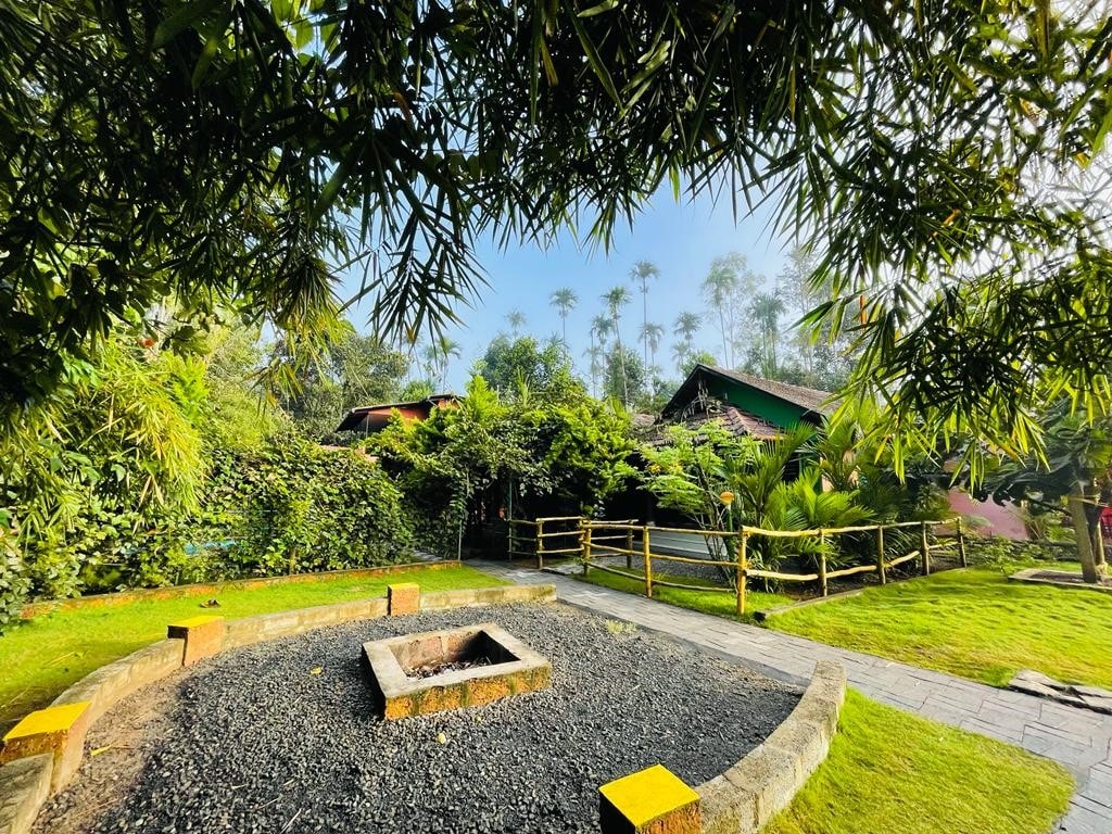 Sagar View Homestay | Swimming Pool & Pool Villa - Tap to explore photos