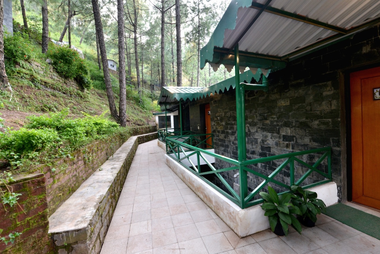 Kasauli Hills Resorts - Tap to explore photos