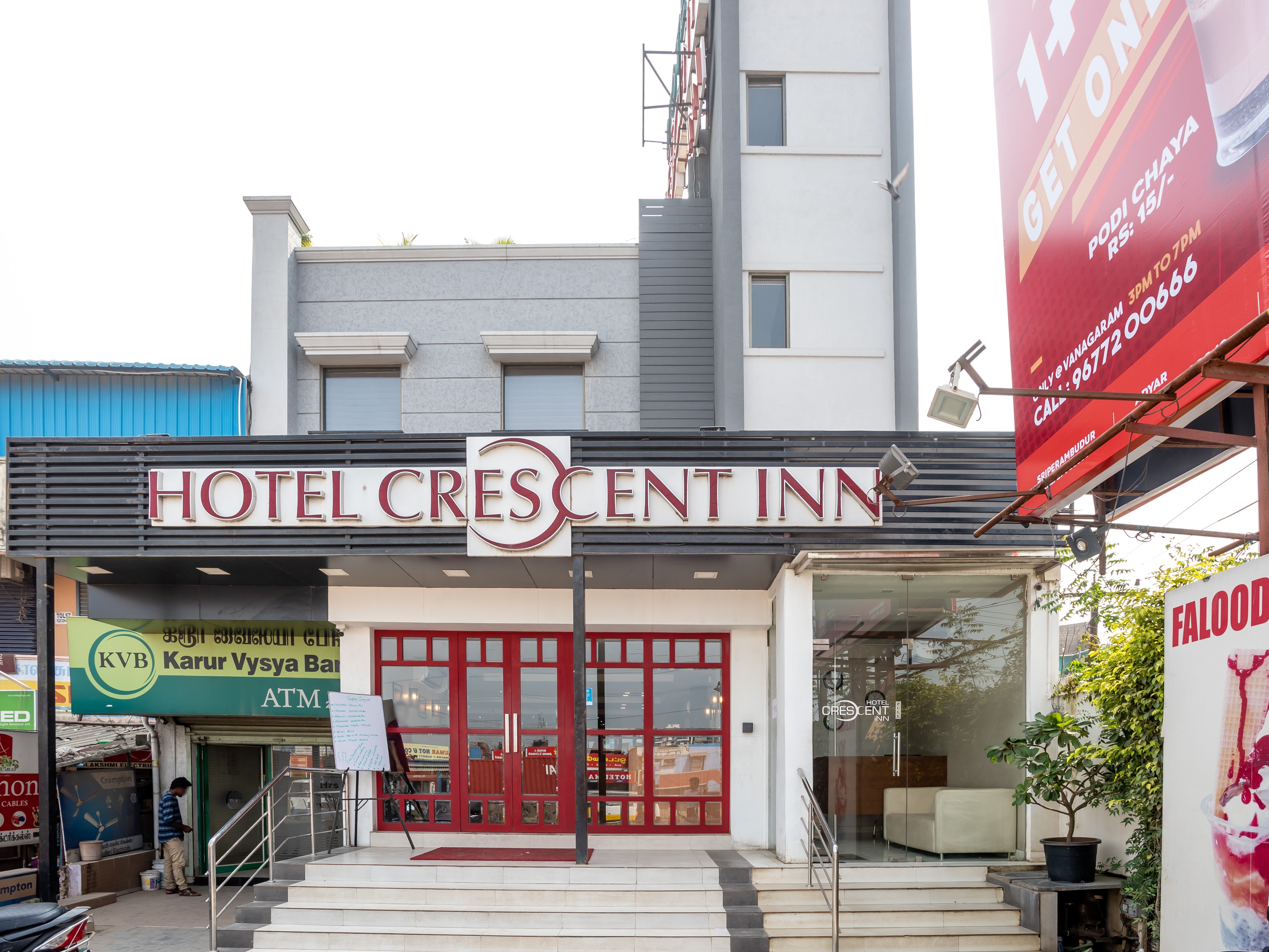HOTEL CRESCENT INN (VANAGARAM, APOLLO HOSPITAL & RAMACHANDRA MEDICAL CENTRE) - Tap to explore photos