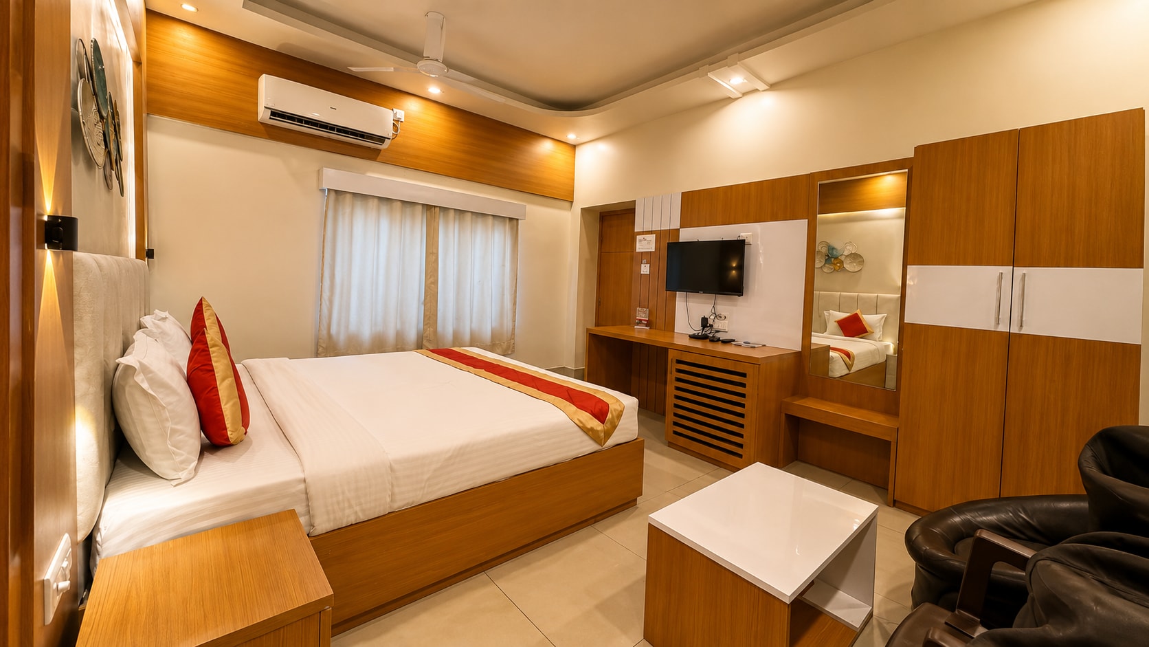 Hotel Priyadarsini - Tap to explore photos