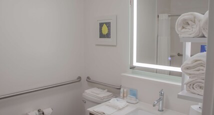 HAMPTON INN DANVILLE KY Room Type - 2 QNS REFRIG MICRO NONSMOK