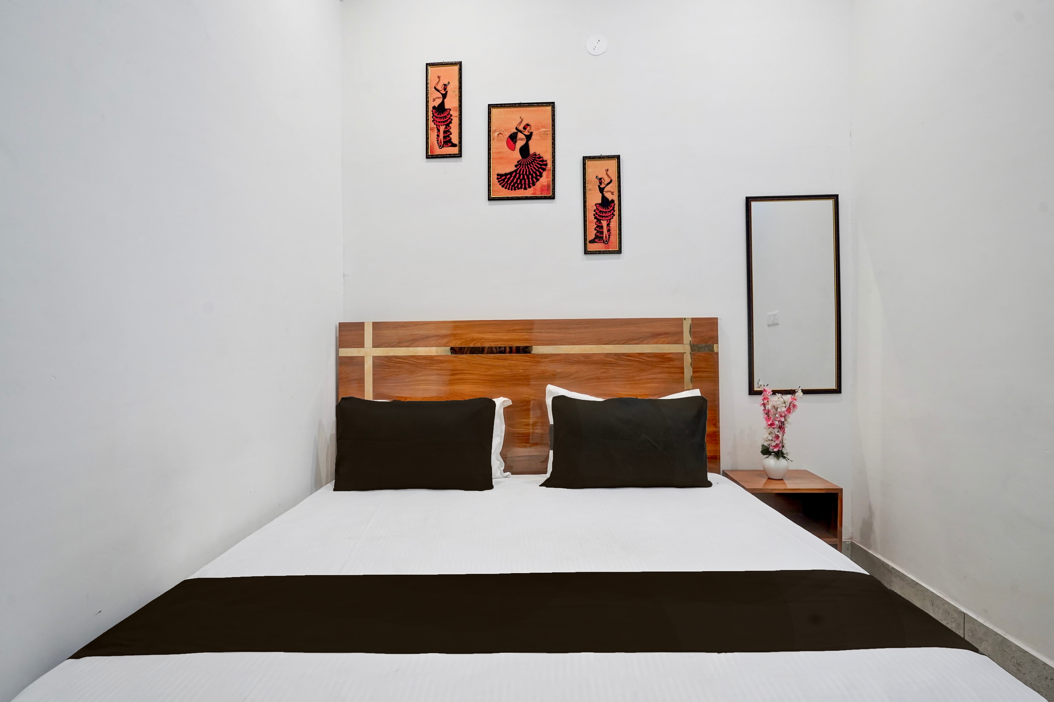 Hotel O Heaven Inn Rohtak Bus Stand - Tap to explore photos