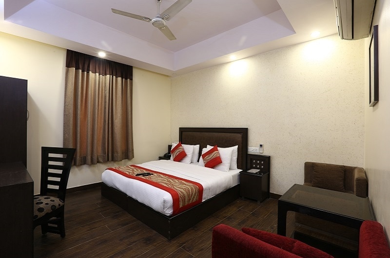 Hotel Kingston Park - Karol Bagh - Tap to explore photos