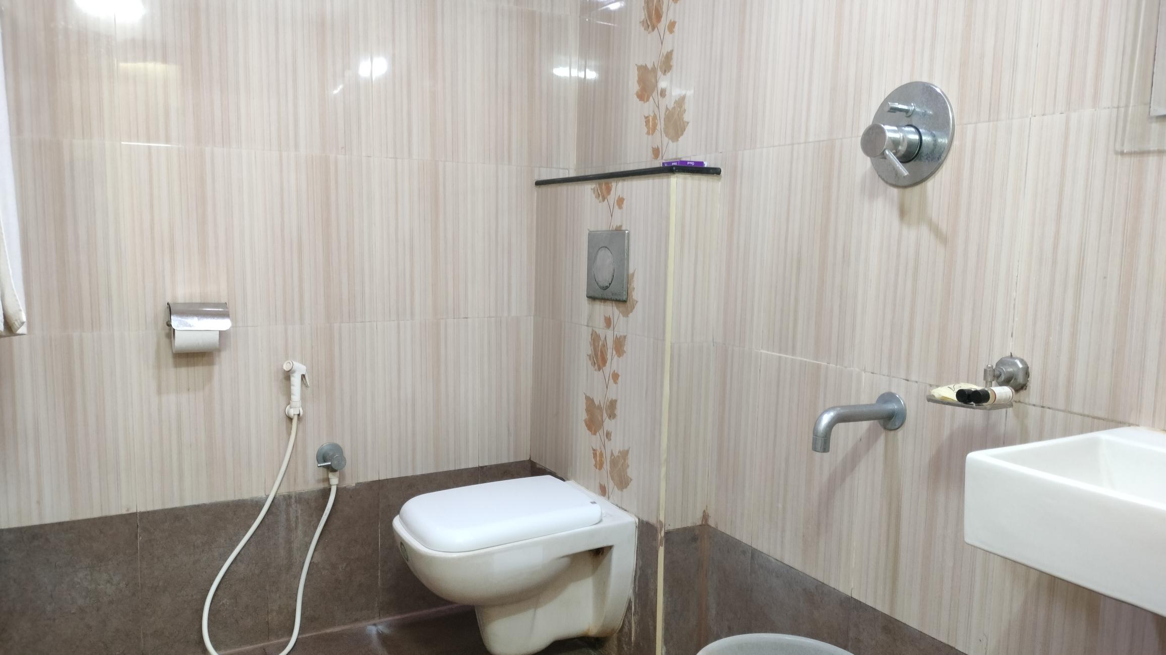 Hotel Puduvai Ashok - Tap to explore photos