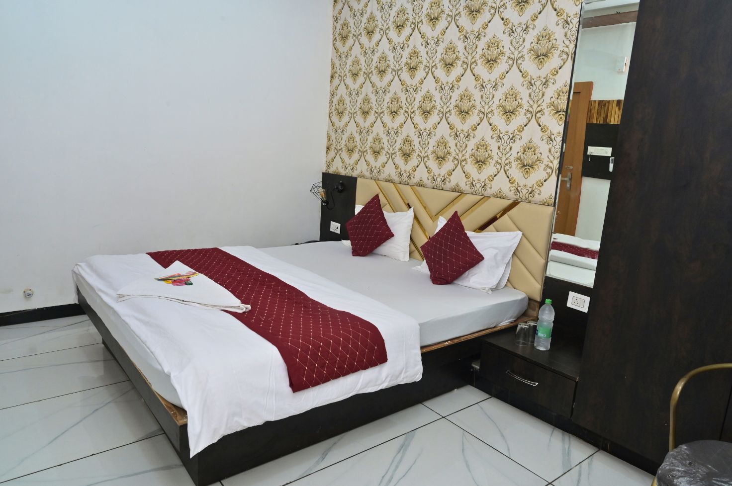 RK Hotel in ujjain - Tap to explore photos