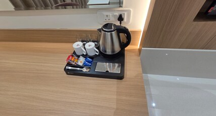 PARK AVENUE HOTEL Room Type - Deluxe Room with Air Conditioning
