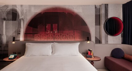 Indigo Sydney Potts Point Room Type - 1 King Standard Harbour View