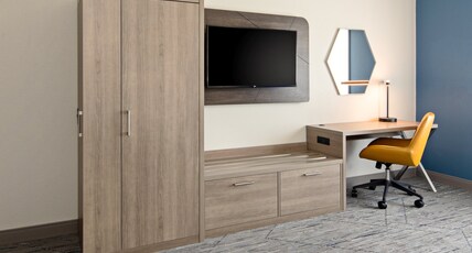 Holiday Inn Express & Suites PALM DESERT - MILLENNIUM Room Type - 1 King Standard Communication Accessible