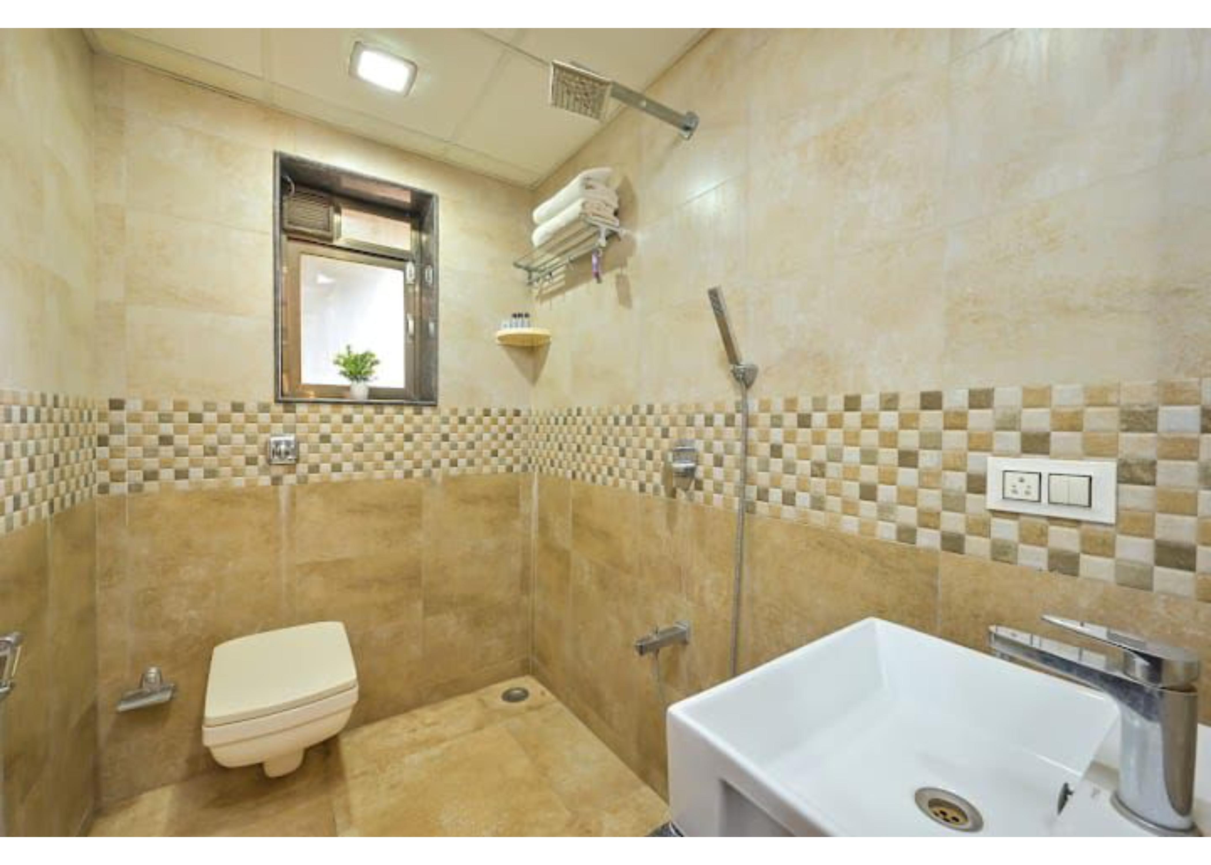 best bangalow with jacuzzi big swimming pool - Tap to explore photos