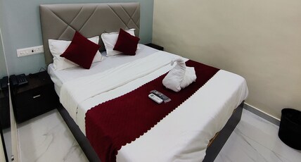 Hotel Class Inn Room Type - Deluxe Ac