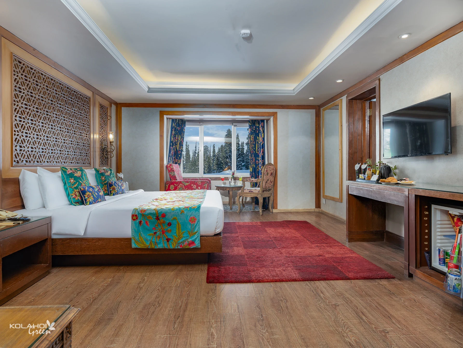 Kolahoi Green Heights  Luxury Retreat Steps from Gulmarg Gondola Room Type - Club Room - Garden View (Centrally Heated)