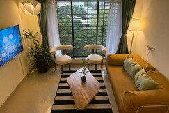 House of Breeze ONLY 15 mins to airport Khar W