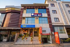 FabHotel The Max