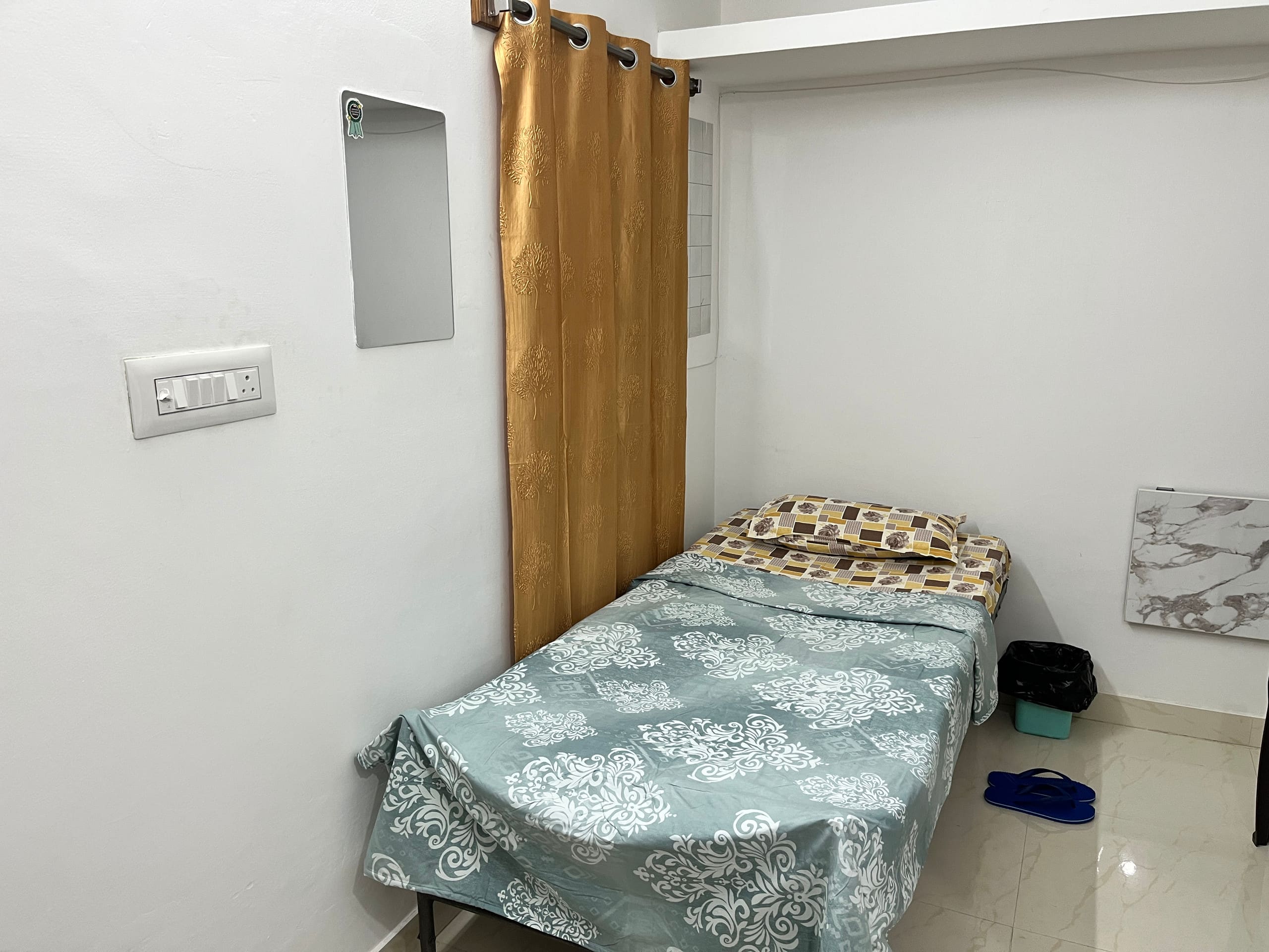 Cozy Studio Apartment - Tap to explore photos