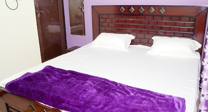 SANT VILLA Room Type - Deluxe AC Room with Free Wifi