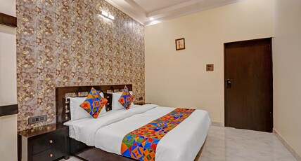 Via Crown DX Room Type - Deluxe Room