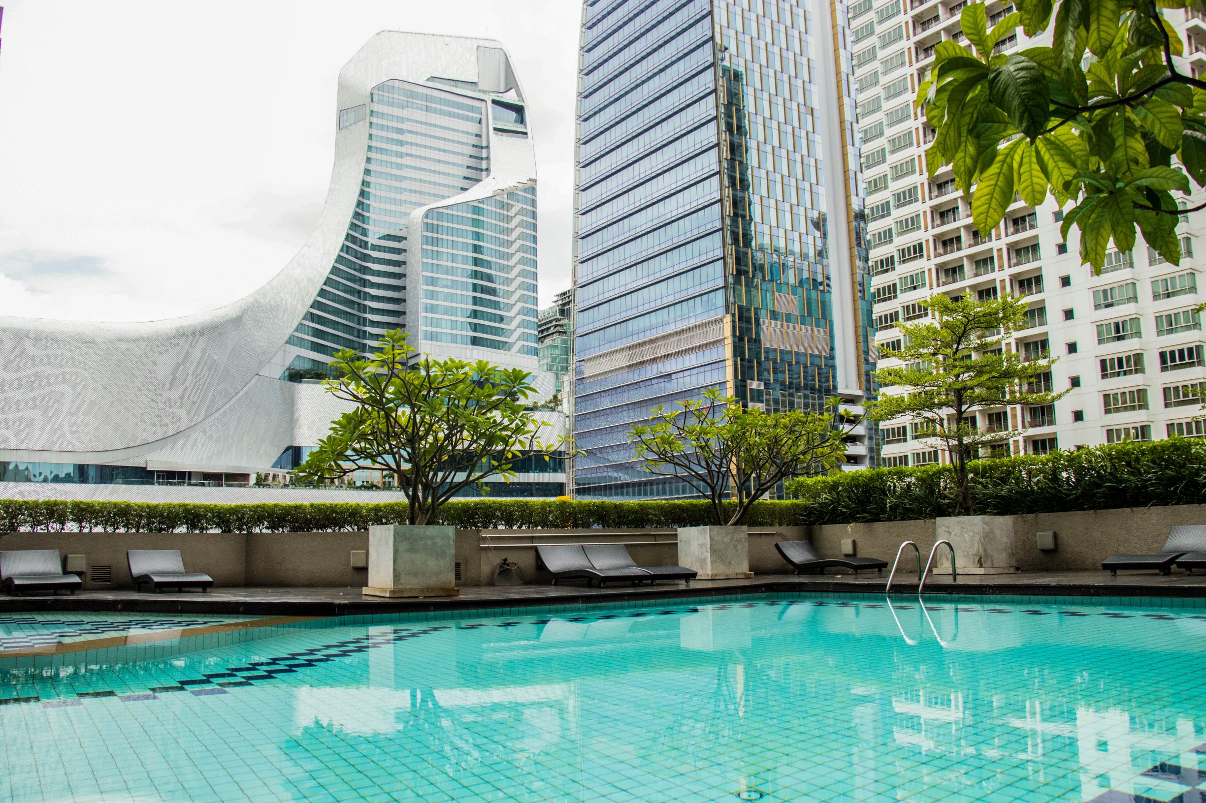 Bliston Suwan Park View Hotel - Tap to explore photos